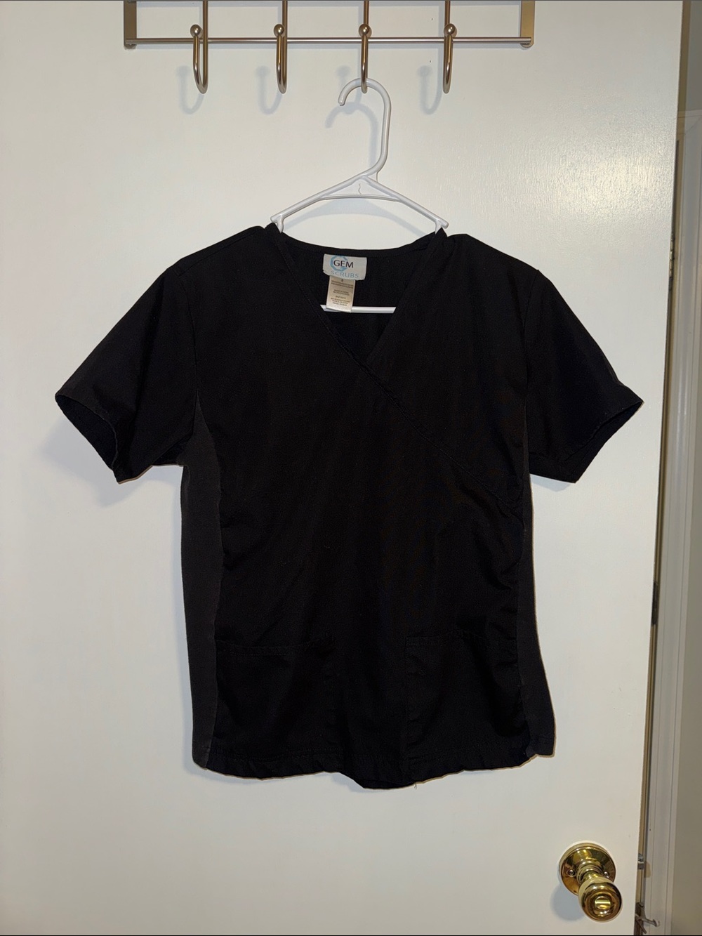 Black Short Sleeve V-Neck Scrub Top for Women